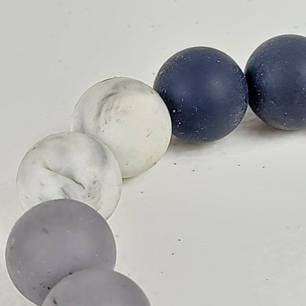 Southern Couture Silicone Beaded Bracelet Keychain Tassel Gray One Size Stretch - Picture 3 of 8
